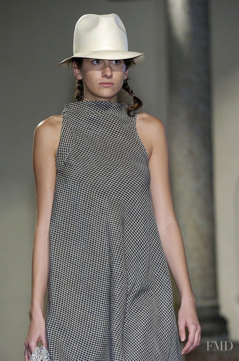 Sarah Schulze featured in  the Daniela Gregis fashion show for Spring/Summer 2005