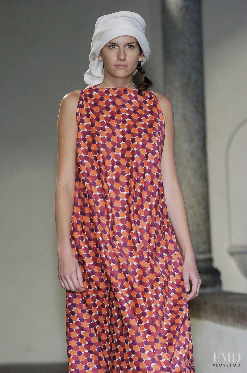 Sarah Schulze featured in  the Daniela Gregis fashion show for Spring/Summer 2005