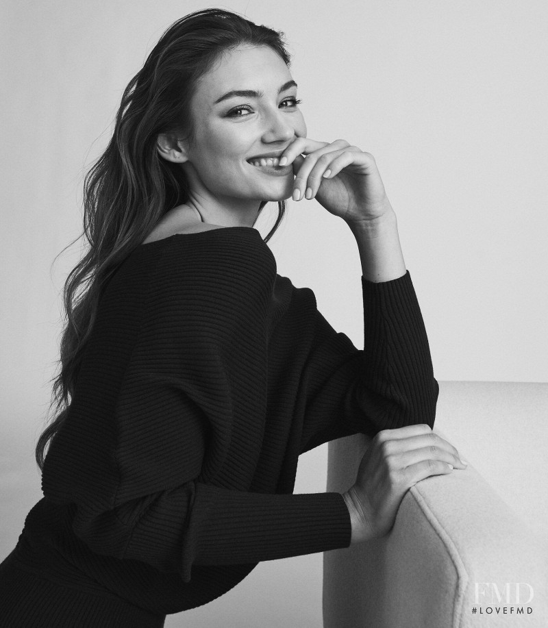 Lorena Rae featured in  the Reiss catalogue for Spring/Summer 2021