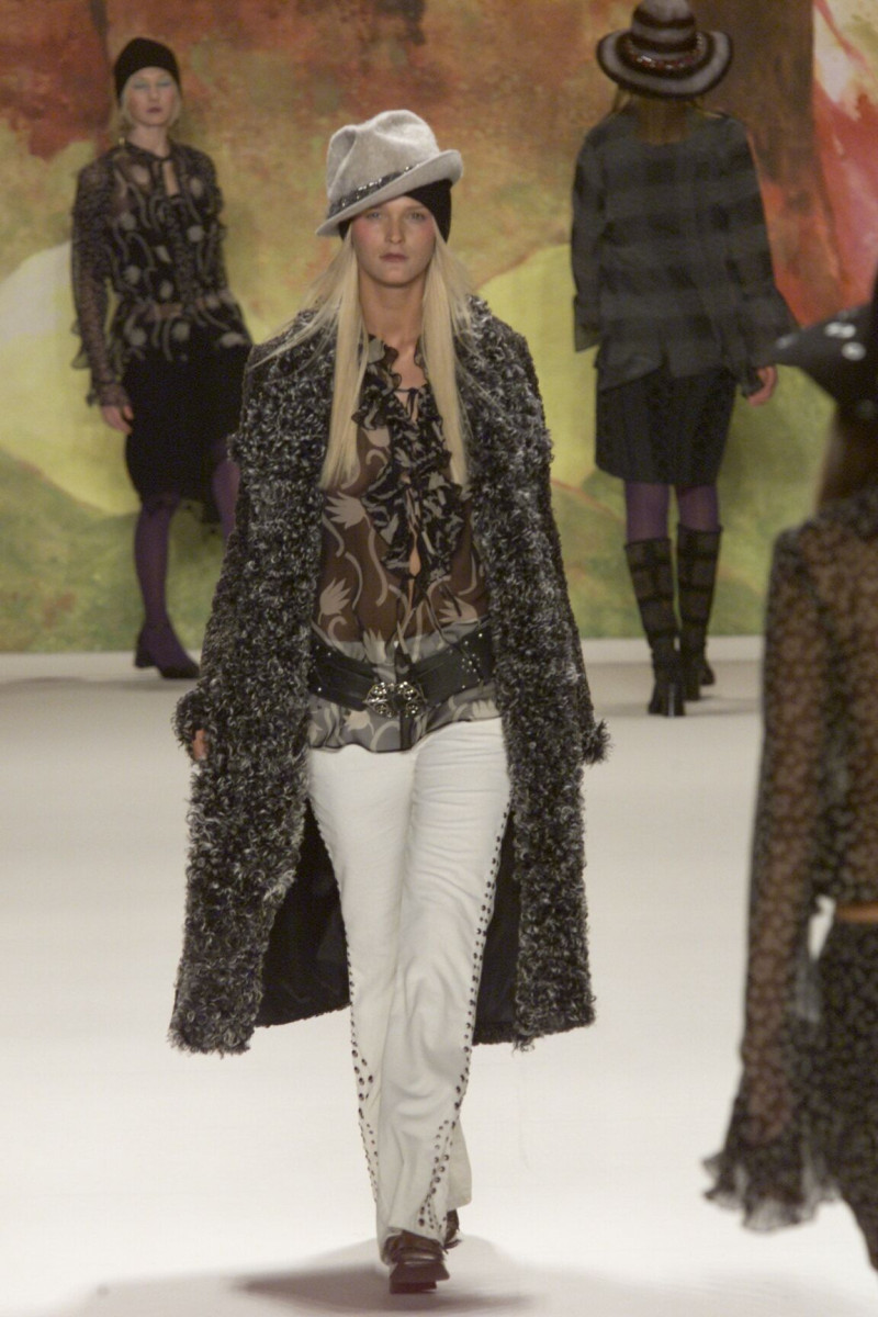 Anna Sui fashion show for Autumn/Winter 2000