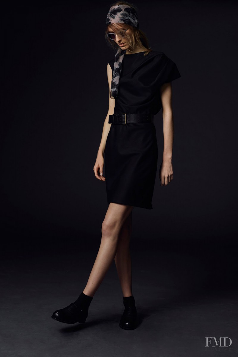 Manuela Frey featured in  the Vera Wang fashion show for Resort 2015