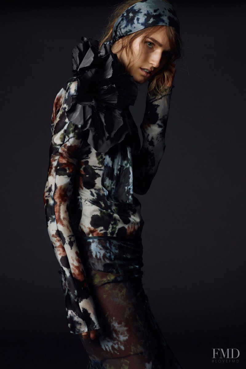 Manuela Frey featured in  the Vera Wang fashion show for Resort 2015