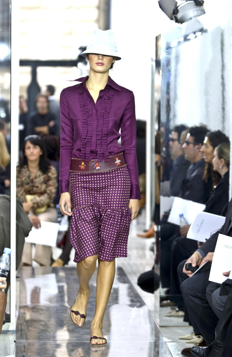 Isabeli Fontana featured in  the Trussardi fashion show for Spring/Summer 2002