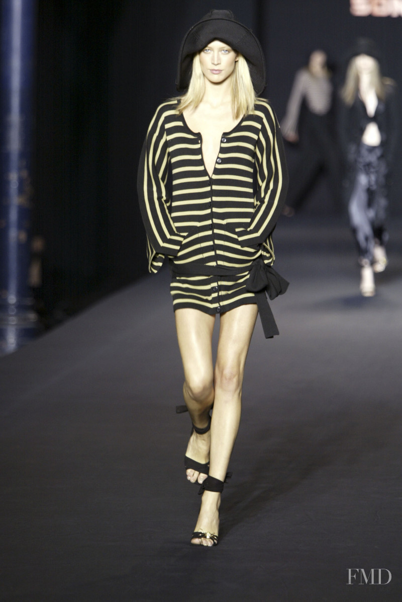 Raquel Zimmermann featured in  the Sonia Rykiel fashion show for Spring/Summer 2003
