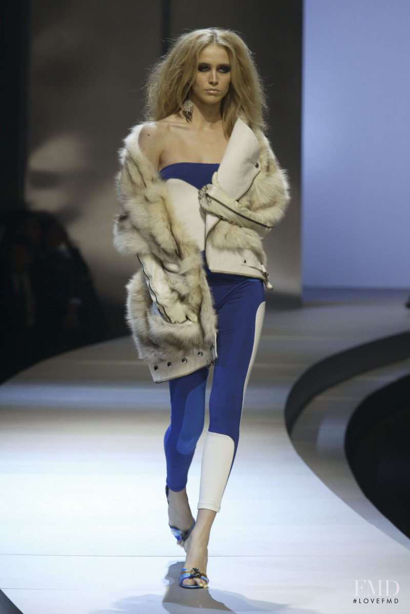 Raquel Zimmermann featured in  the Versus fashion show for Autumn/Winter 2003