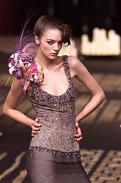 Emanuel Ungaro Haute-Couture fashion show for Autumn/Winter 2001
