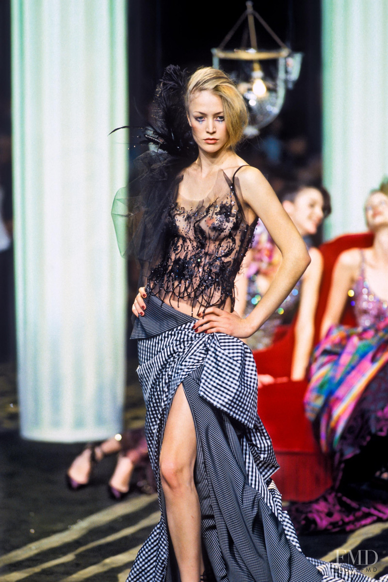 Raquel Zimmermann featured in  the Emanuel Ungaro Haute-Couture fashion show for Autumn/Winter 2001