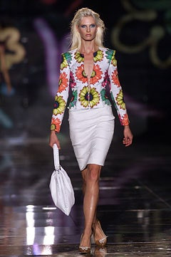 Versace fashion show for Spring/Summer 2002