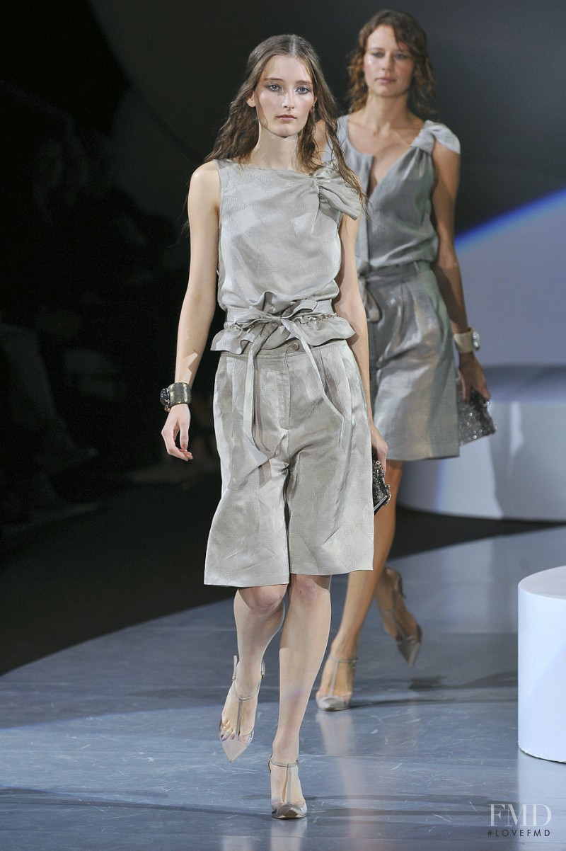 Iekeliene Stange featured in  the Giorgio Armani fashion show for Spring/Summer 2009