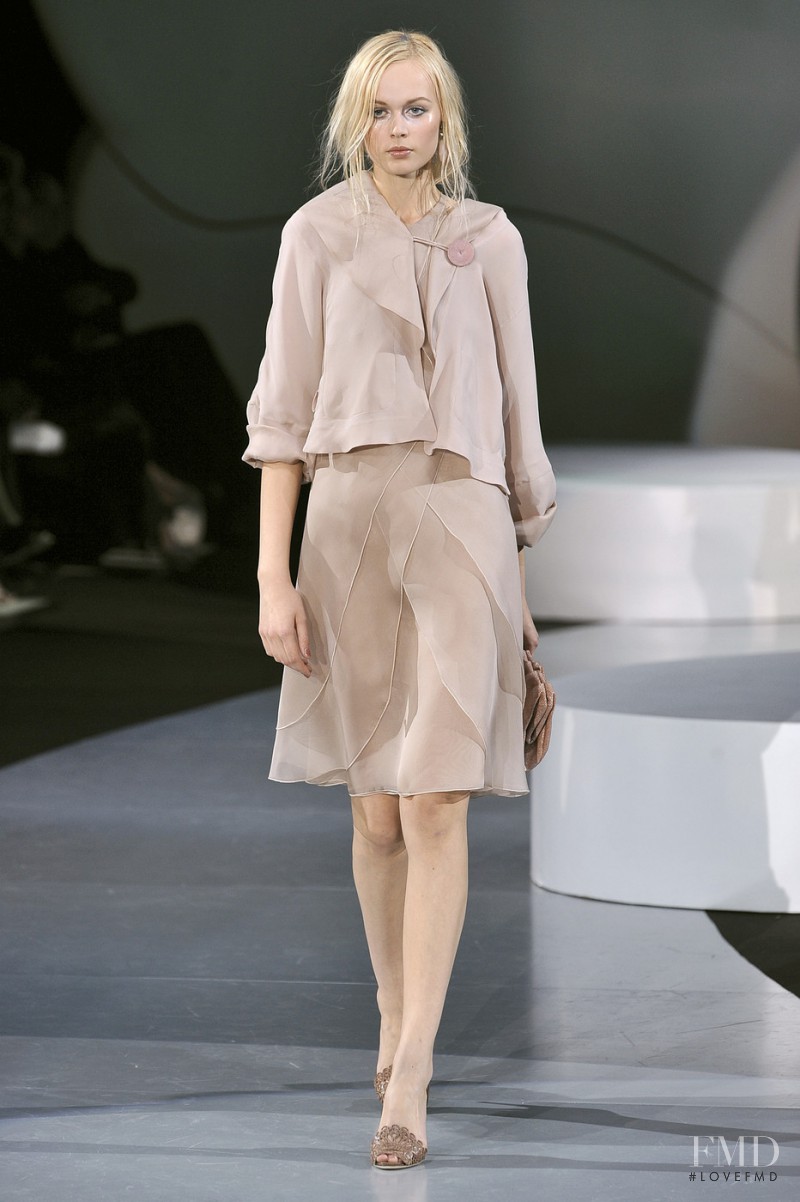 Hanna Paat featured in  the Giorgio Armani fashion show for Spring/Summer 2009