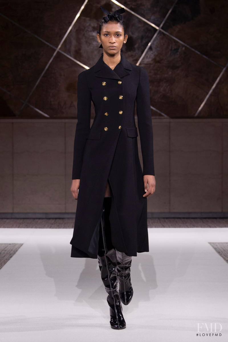 Giambattista Valli fashion show for Pre-Fall 2022