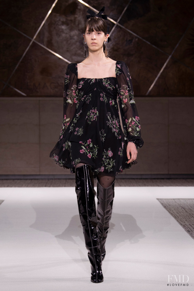 Giambattista Valli fashion show for Pre-Fall 2022