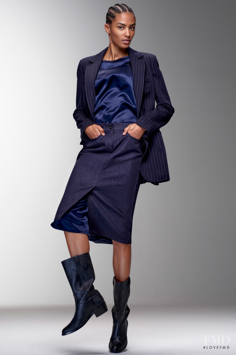 Max Mara lookbook for Pre-Fall 2022