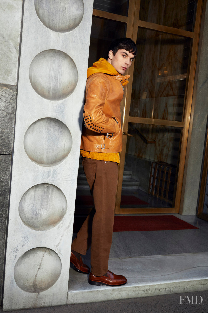 Tod\'s lookbook for Pre-Fall 2022