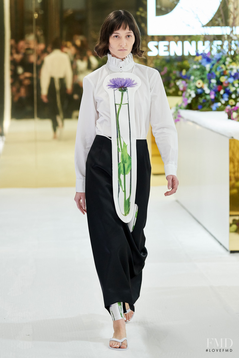 Karla Spetic fashion show for Resort 2022