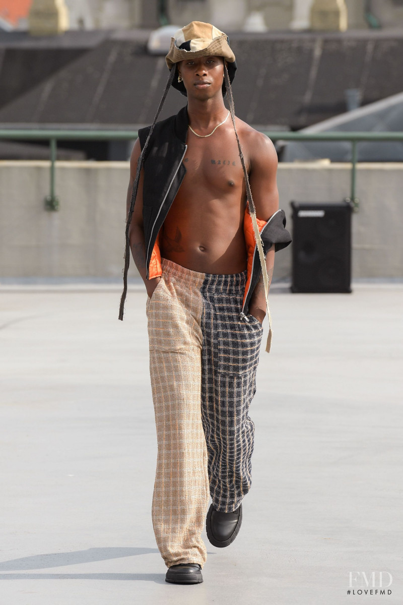 (di)vision fashion show for Spring/Summer 2022