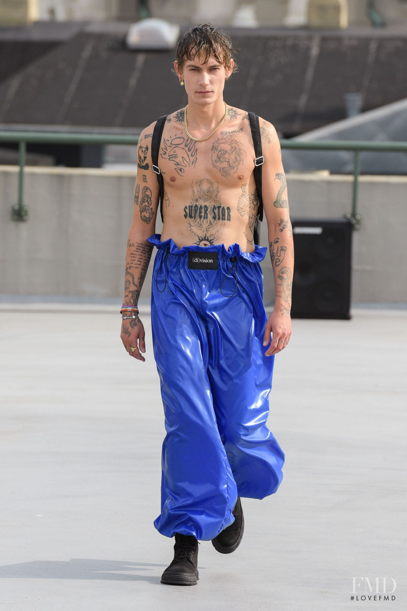 (di)vision fashion show for Spring/Summer 2022