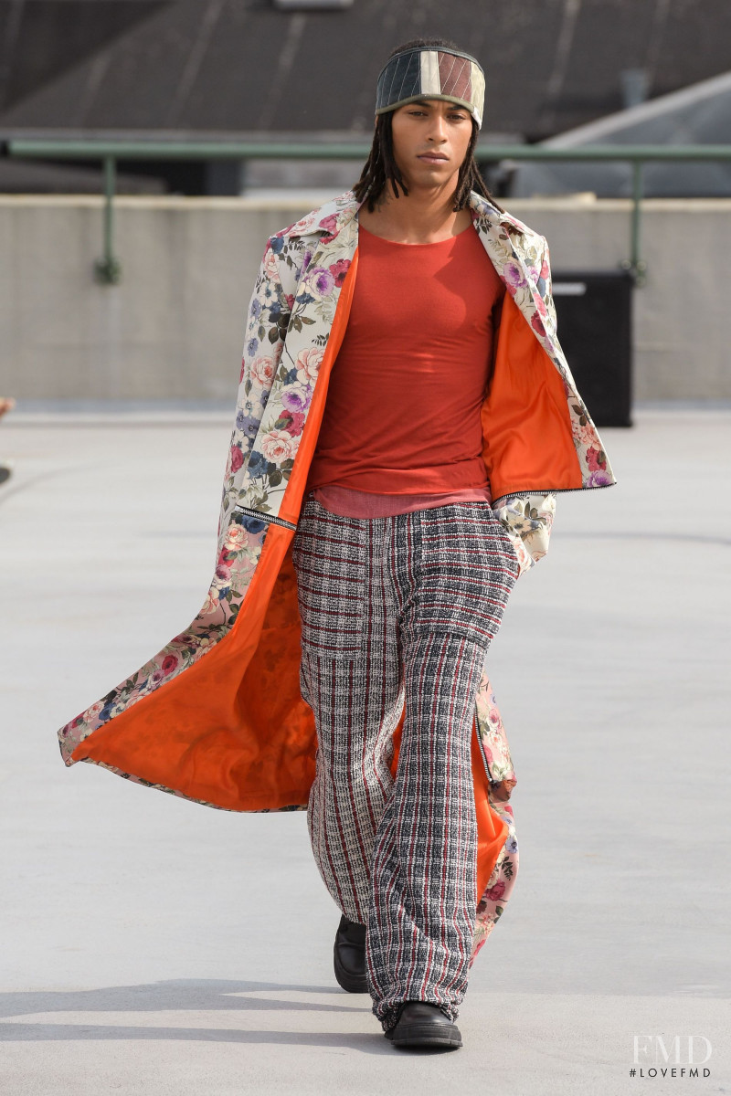 (di)vision fashion show for Spring/Summer 2022