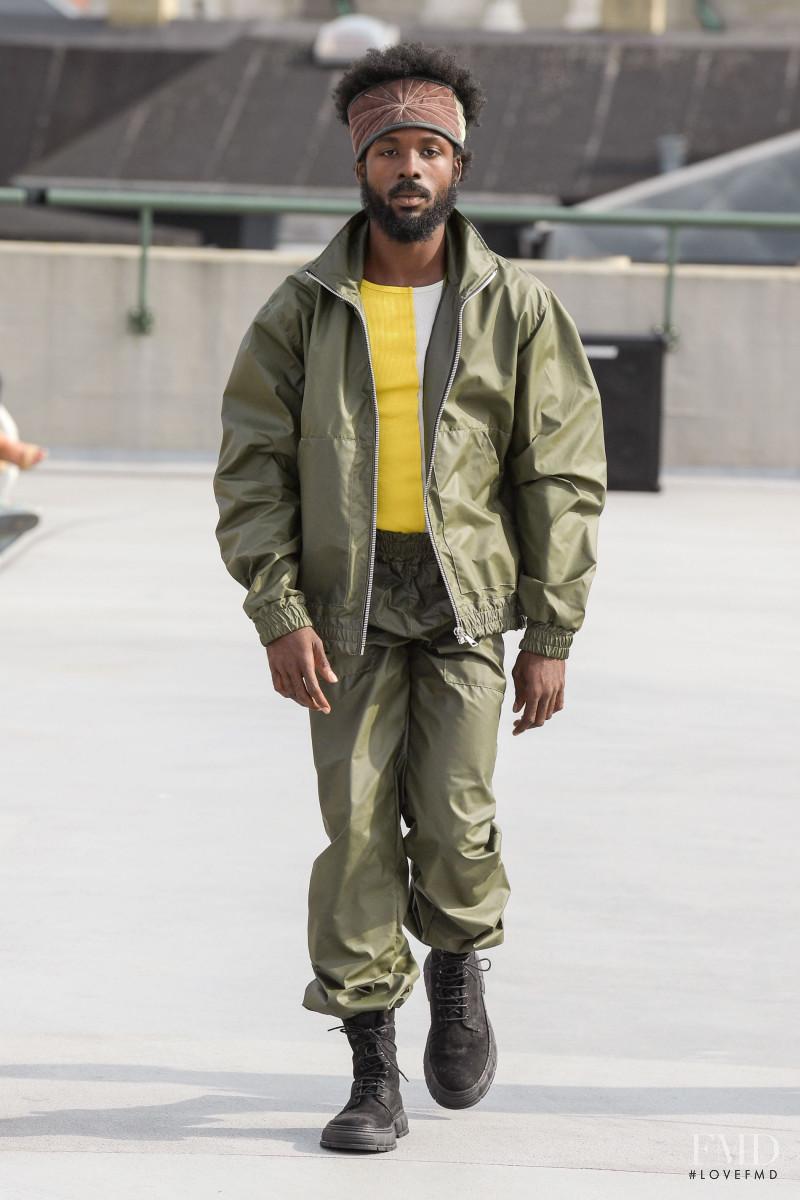 (di)vision fashion show for Spring/Summer 2022