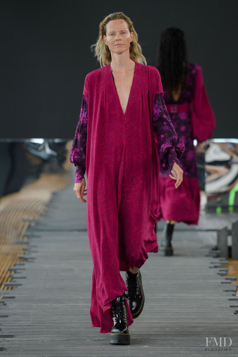 Teatum Jones fashion show for Spring/Summer 2022