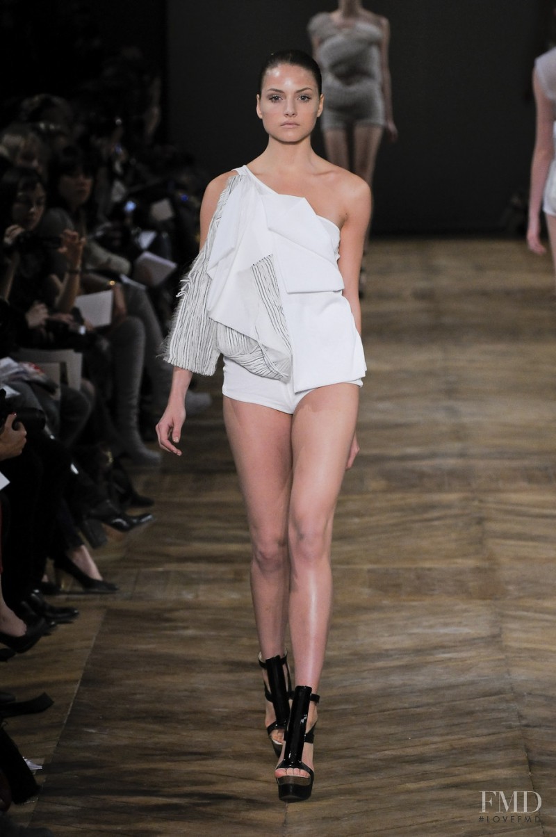 Amaya Arzuaga fashion show for Spring/Summer 2011