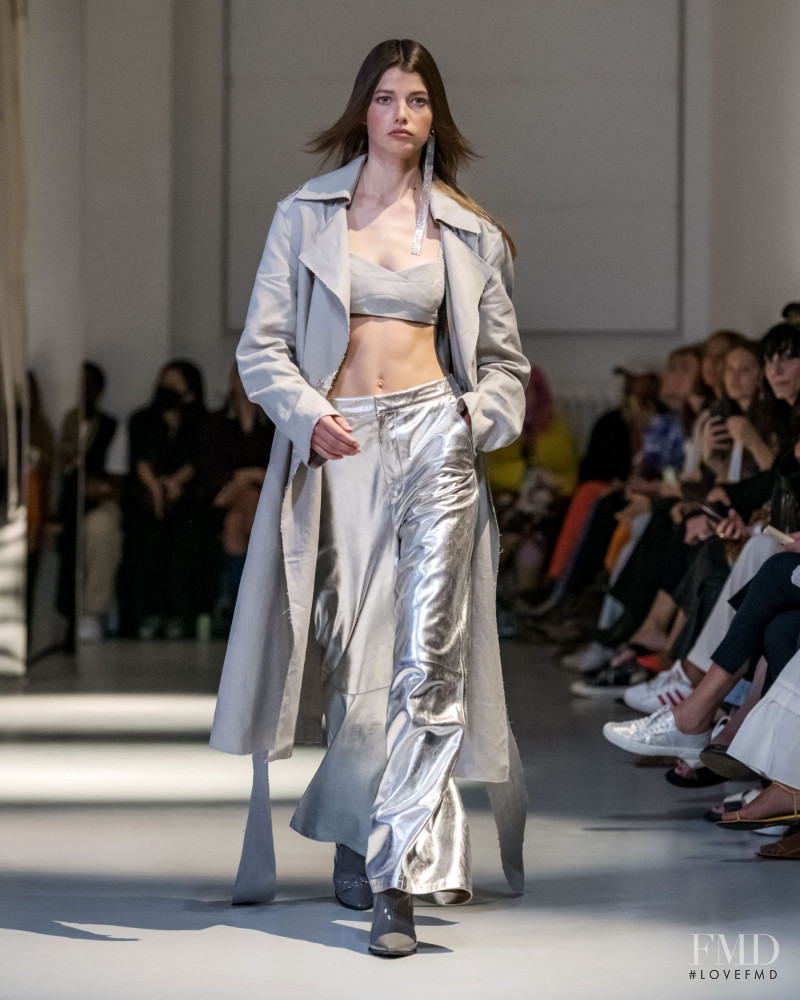 Remain fashion show for Spring/Summer 2022