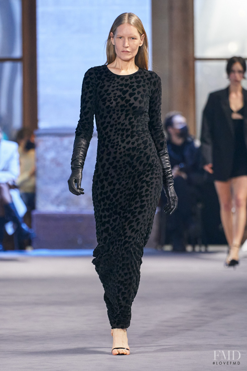 Kirsten Owen featured in  the AMI Alexandre Mattiussi fashion show for Autumn/Winter 2022