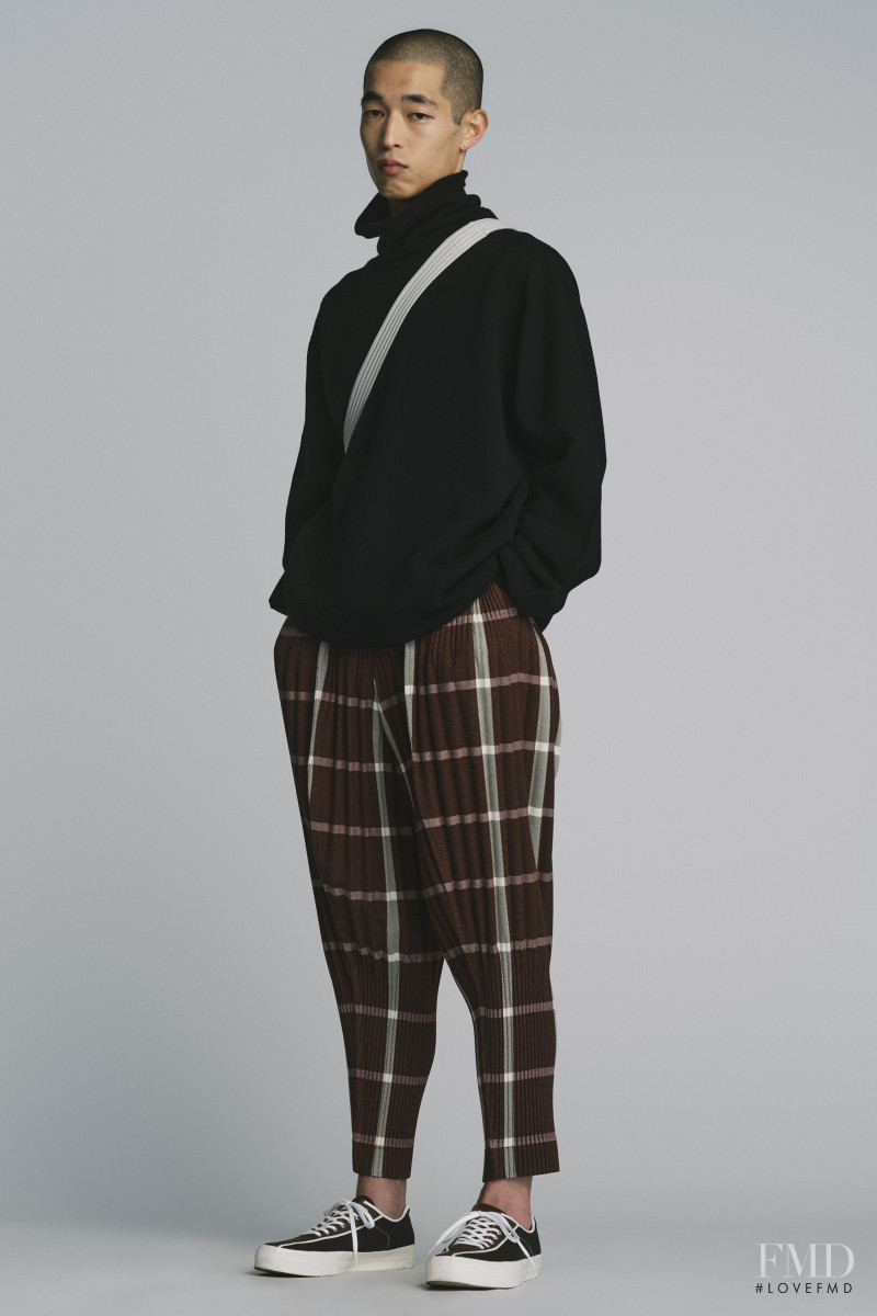 Homme Plissé Issey Miyake lookbook for Autumn/Winter 2022