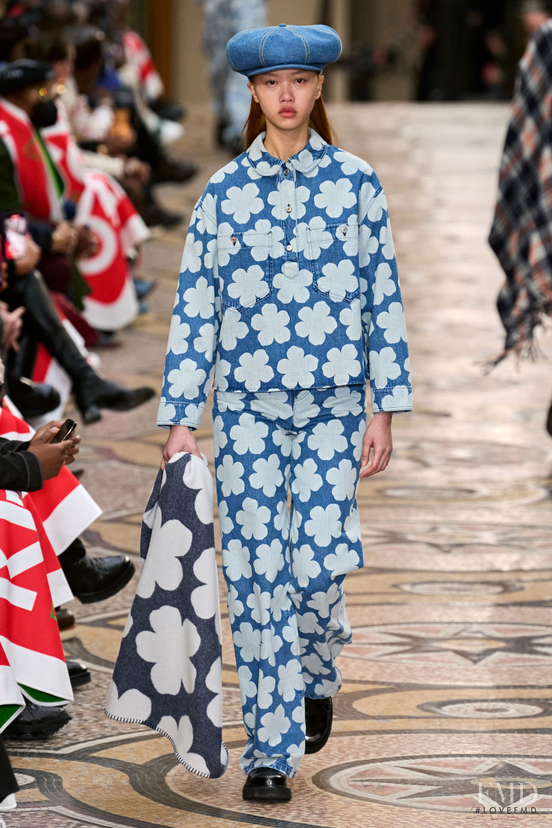 Jan Baiboon Arunpreechachai featured in  the Kenzo fashion show for Autumn/Winter 2022