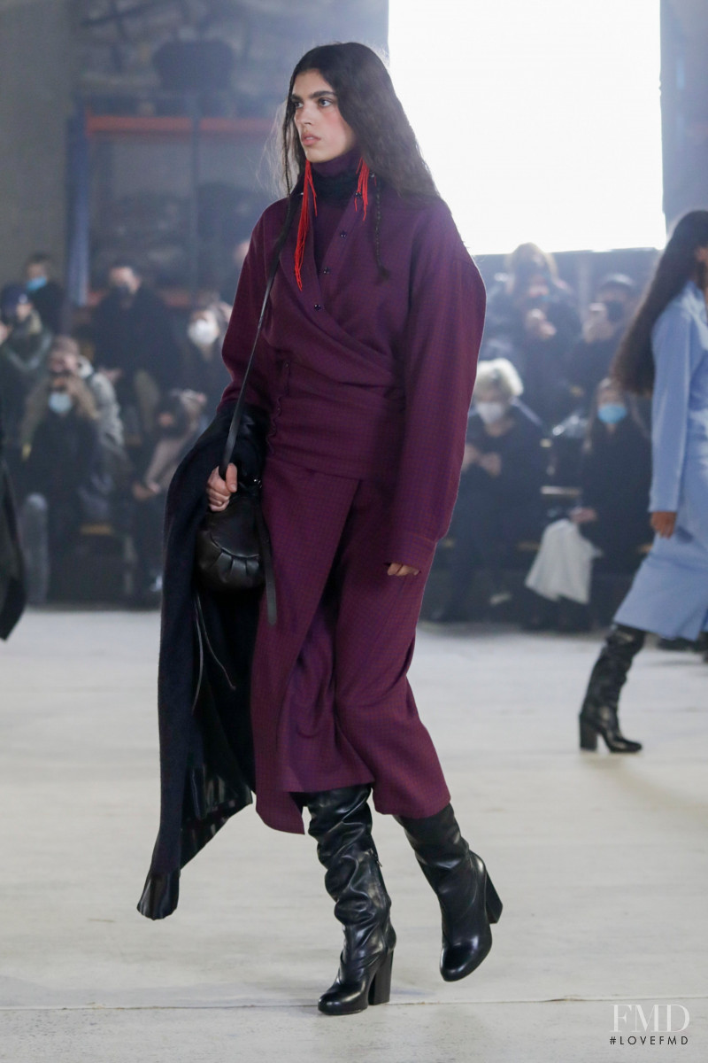 Sun Mizrahi featured in  the Christophe Lemaire fashion show for Autumn/Winter 2022