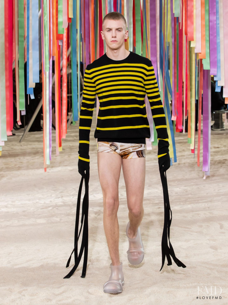 Loewe fashion show for Autumn/Winter 2022