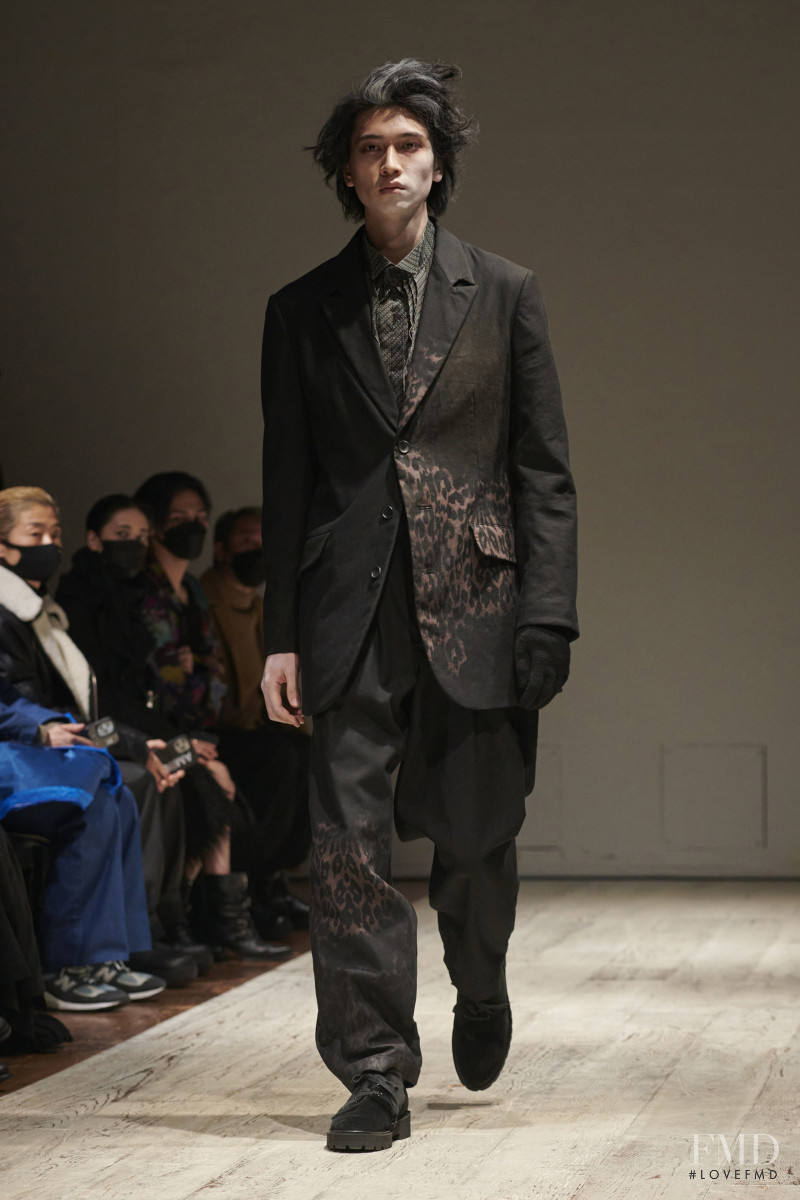 Yohji Yamamoto fashion show for Autumn/Winter 2022