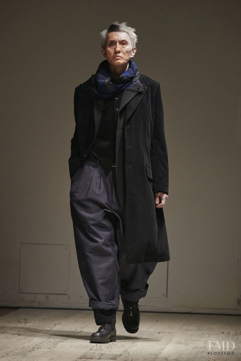 Yohji Yamamoto fashion show for Autumn/Winter 2022