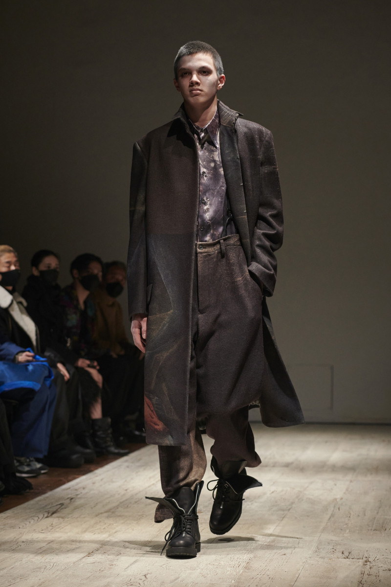 Yohji Yamamoto fashion show for Autumn/Winter 2022