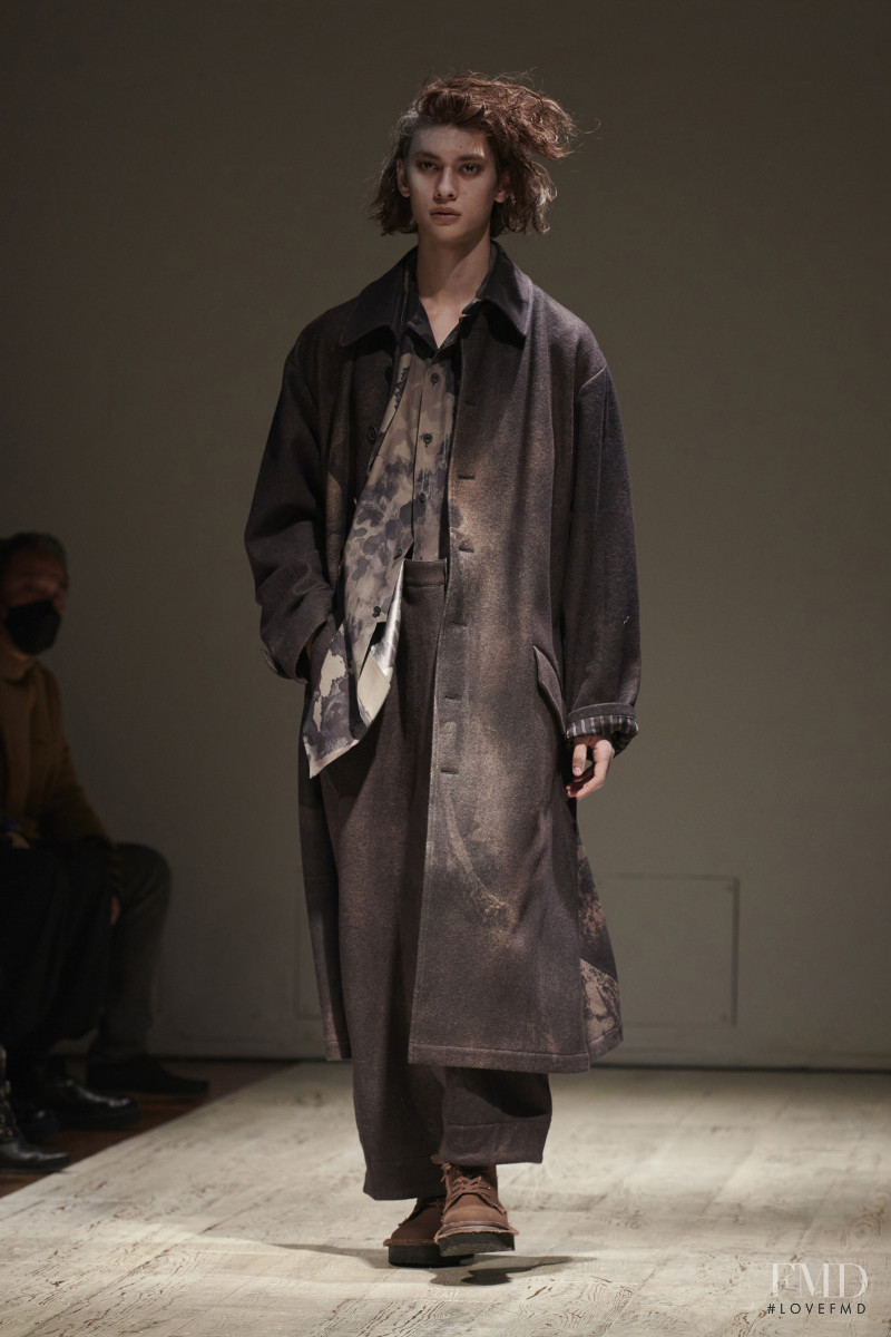 Yohji Yamamoto fashion show for Autumn/Winter 2022