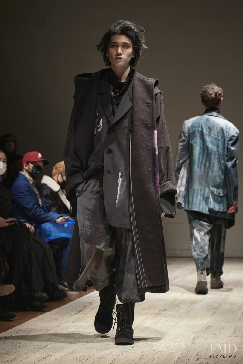 Yohji Yamamoto fashion show for Autumn/Winter 2022