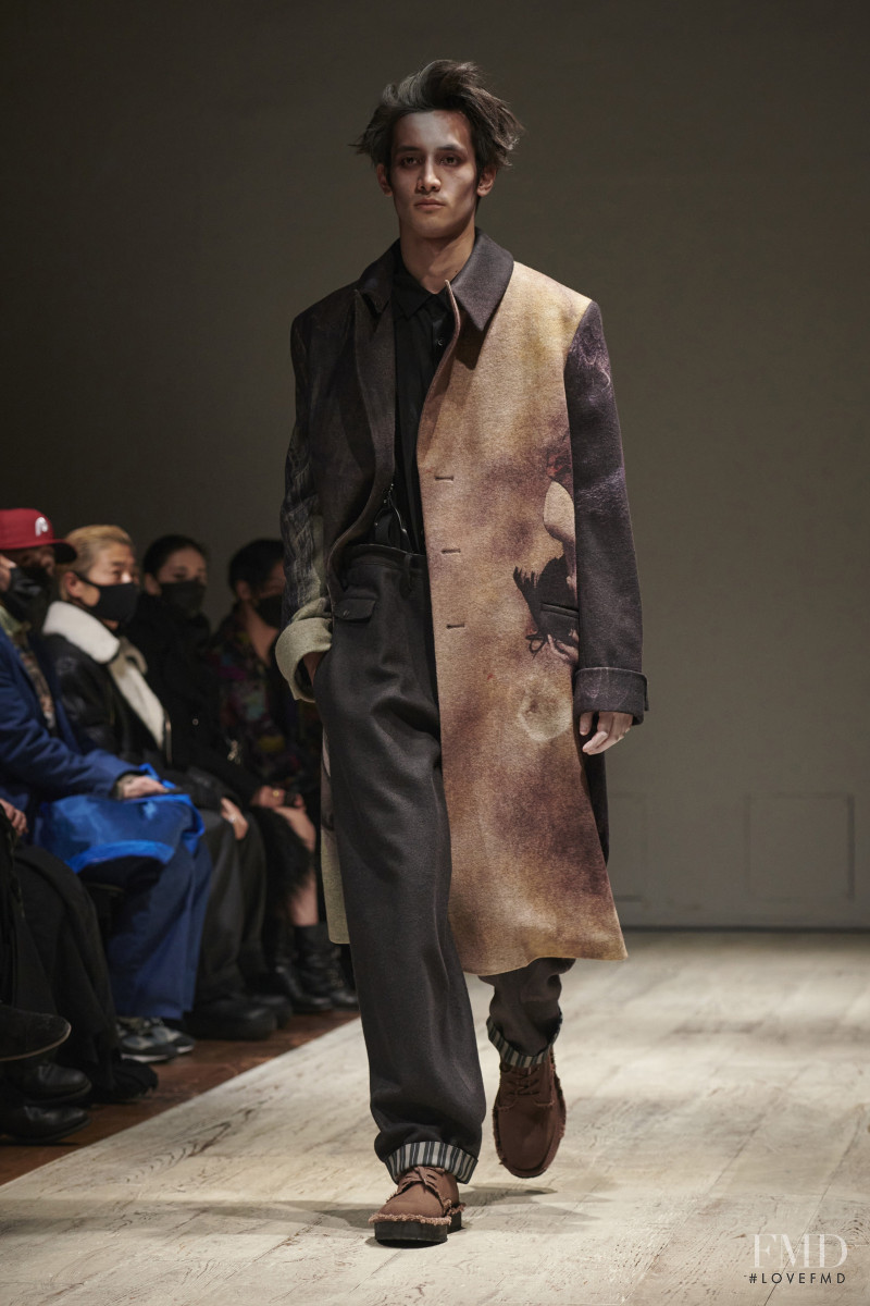 Yohji Yamamoto fashion show for Autumn/Winter 2022