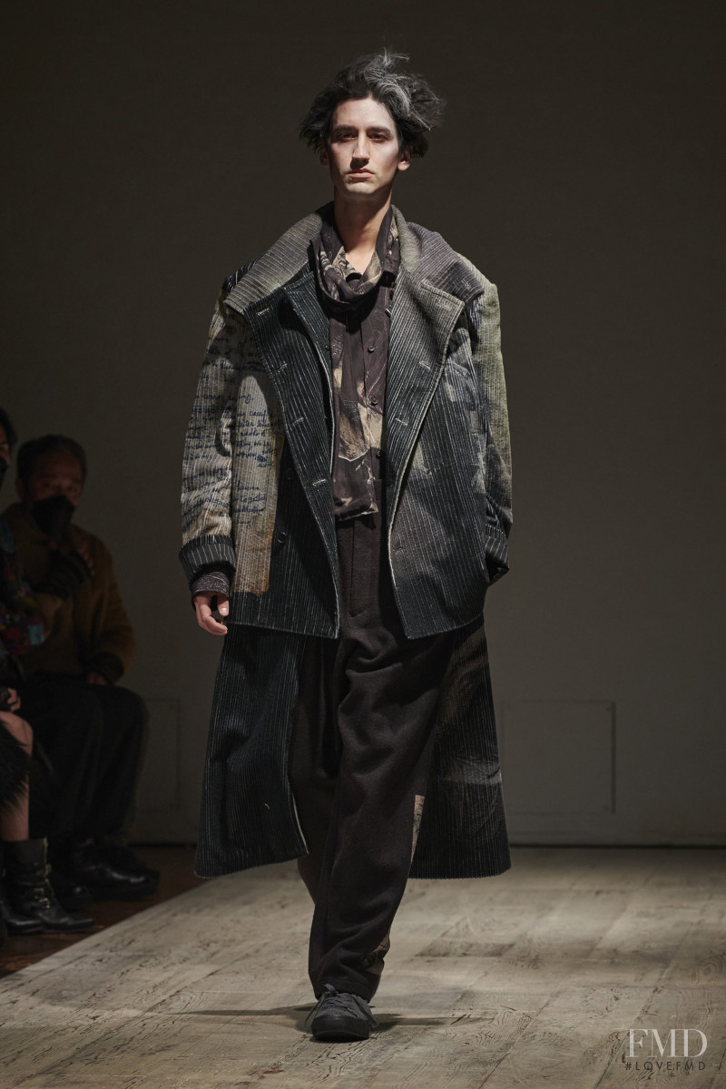 Yohji Yamamoto fashion show for Autumn/Winter 2022