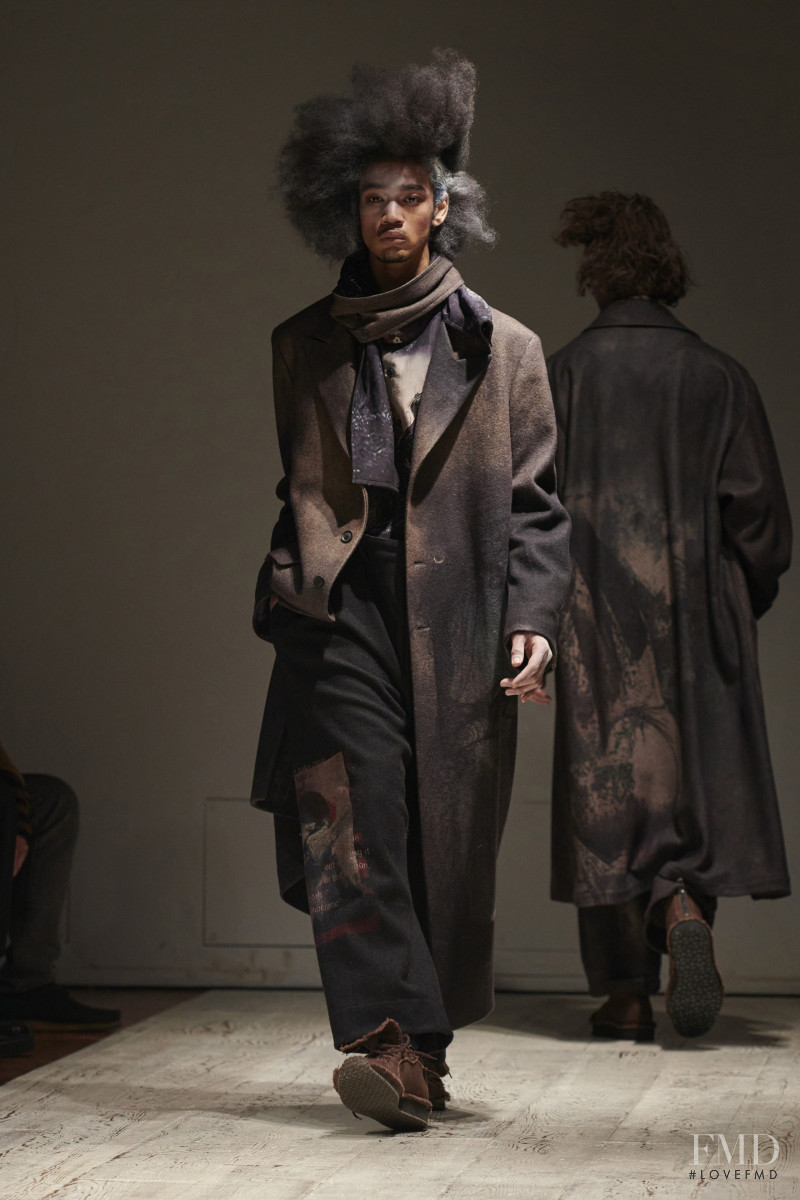 Yohji Yamamoto fashion show for Autumn/Winter 2022