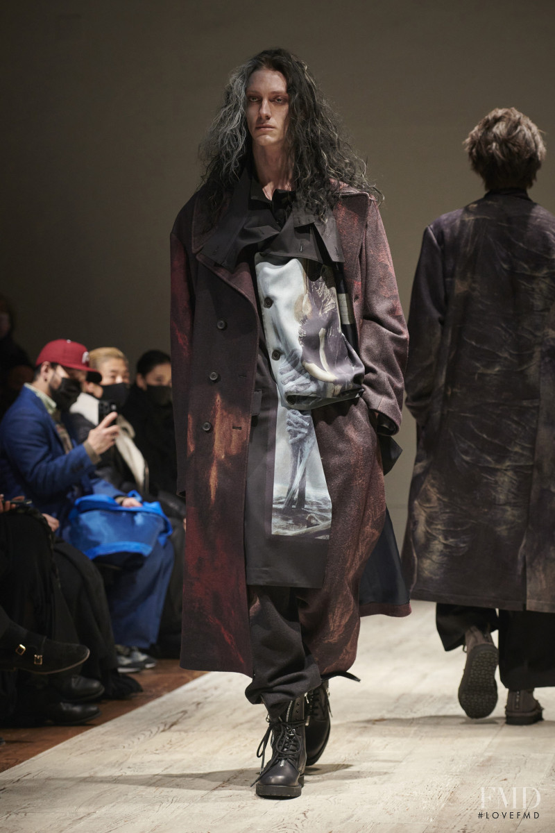 Yohji Yamamoto fashion show for Autumn/Winter 2022