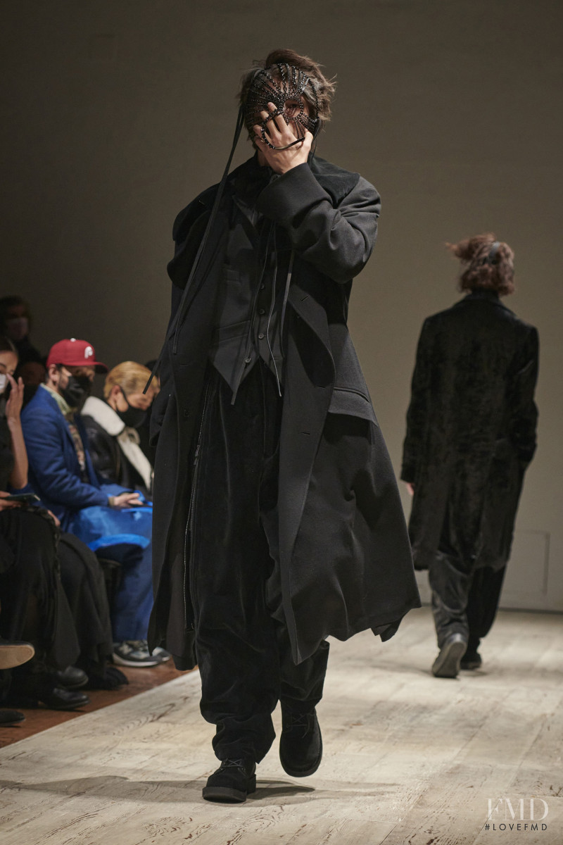 Yohji Yamamoto fashion show for Autumn/Winter 2022