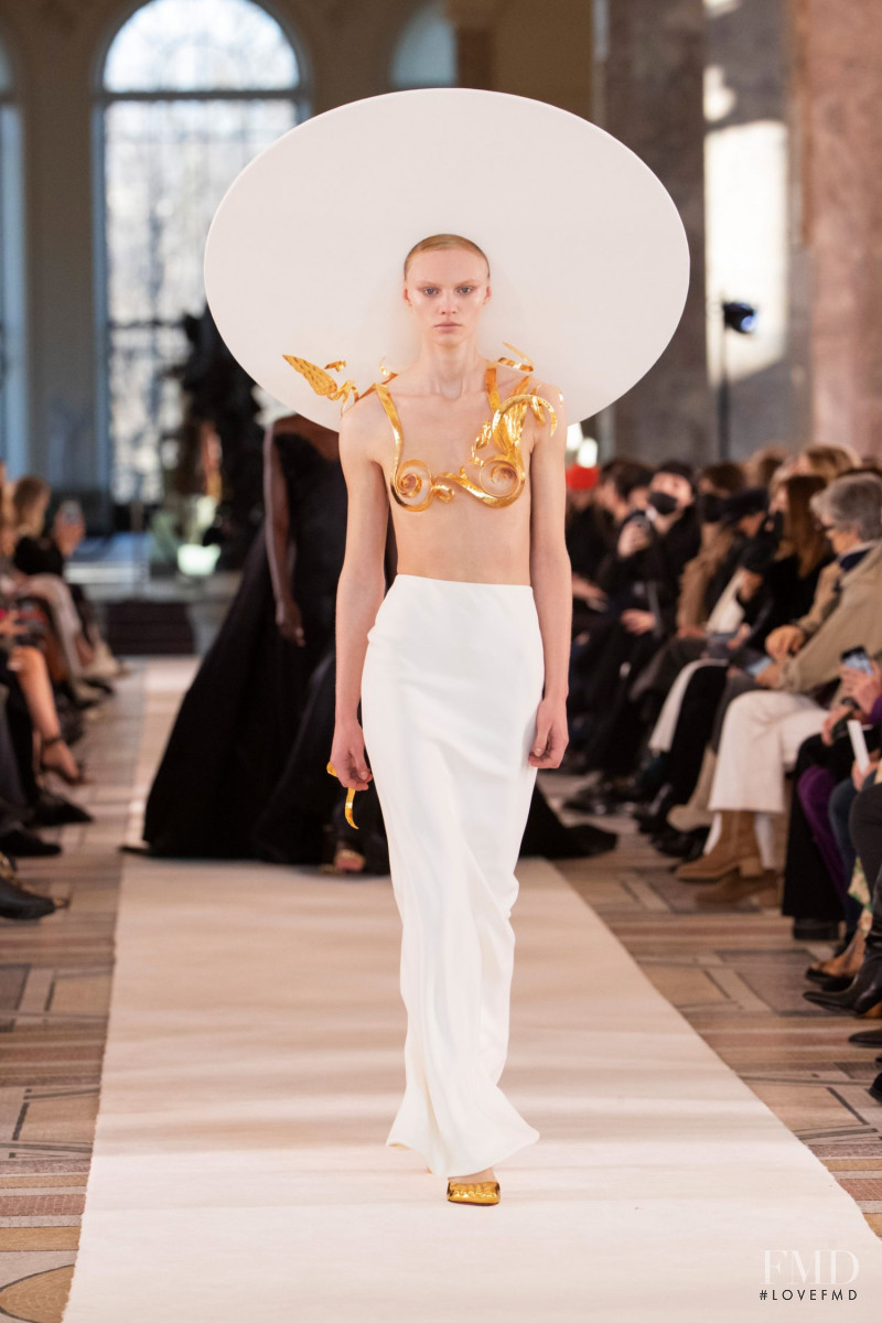 Schiaparelli fashion show for Spring/Summer 2022