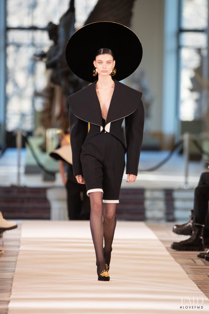 Schiaparelli fashion show for Spring/Summer 2022