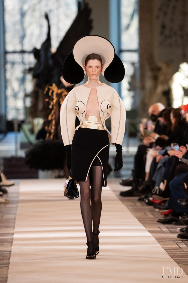 Schiaparelli fashion show for Spring/Summer 2022