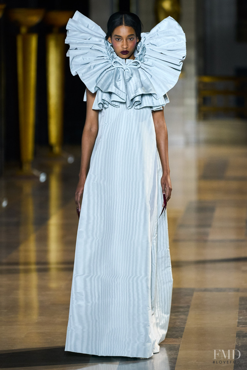 Viktor & Rolf fashion show for Spring/Summer 2022