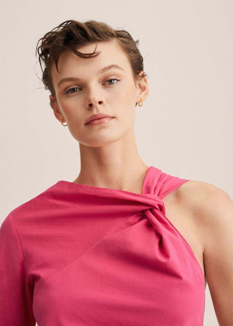 Cara Taylor featured in  the Mango catalogue for Spring/Summer 2022