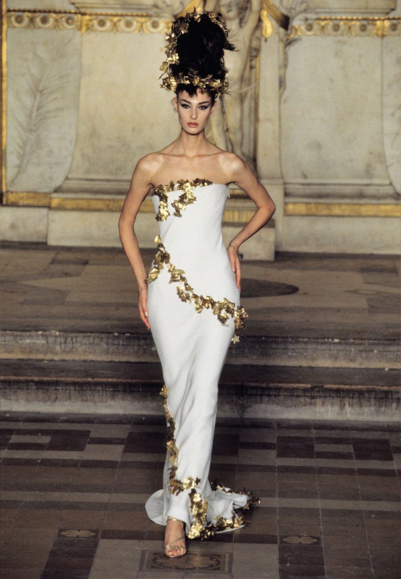 Givenchy Haute Couture fashion show for Spring/Summer 1997