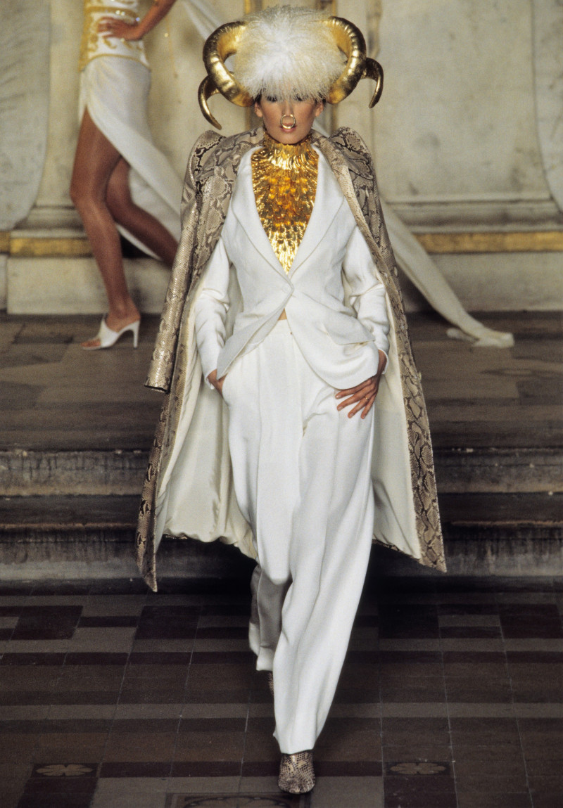 Givenchy Haute Couture fashion show for Spring/Summer 1997