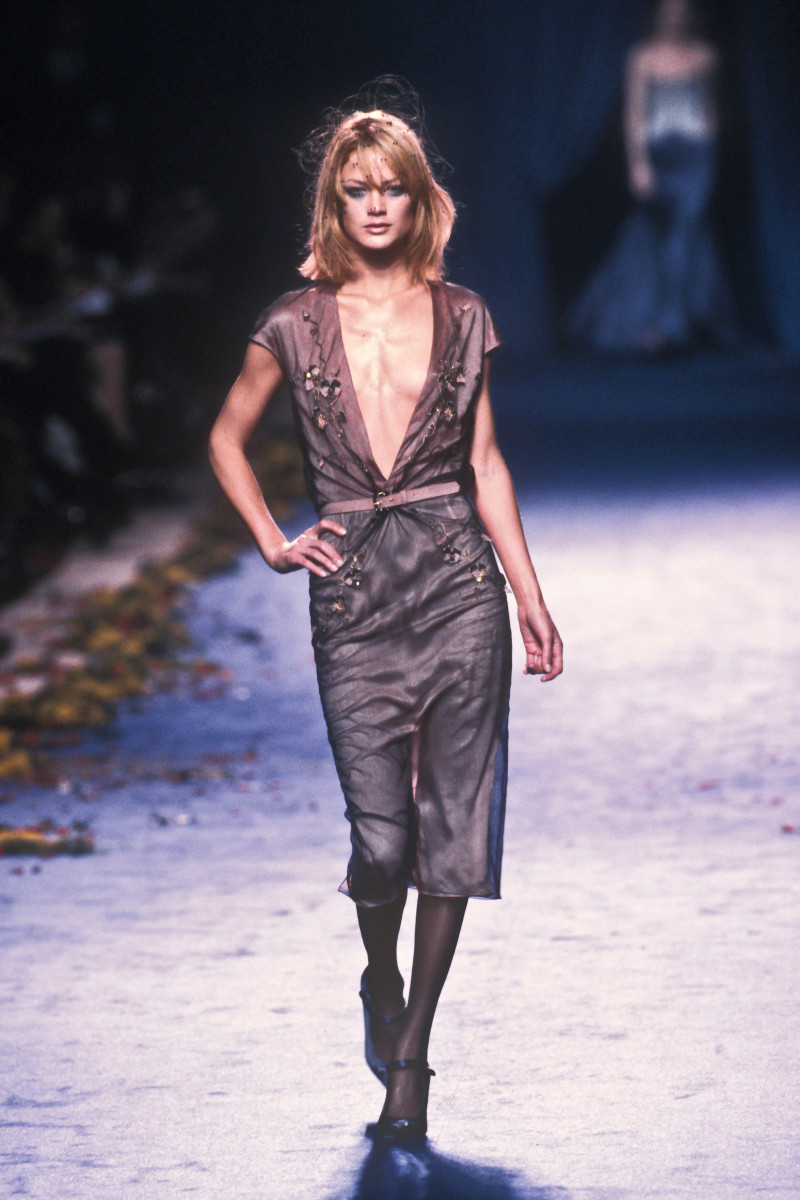 Carolyn Murphy featured in  the Chloe fashion show for Autumn/Winter 1998