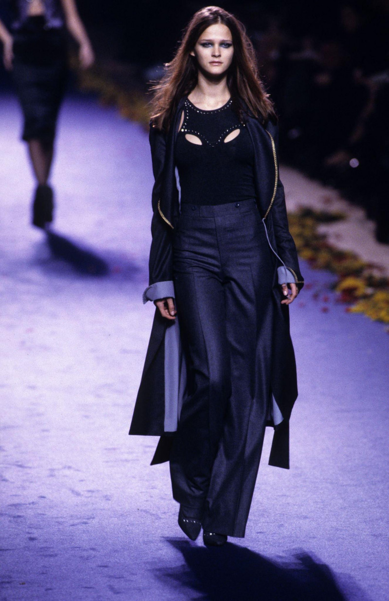 Carmen Kass featured in  the Chloe fashion show for Autumn/Winter 1998